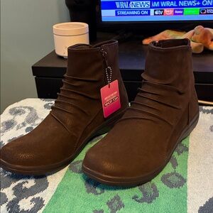 Skechers Women’s Dark Brown Ankle Zip Boots